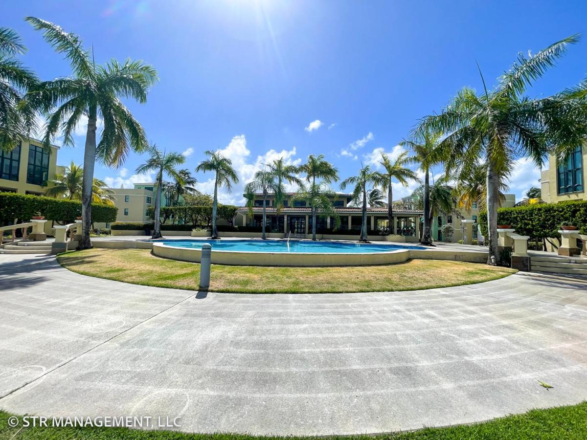 Upscale Condo At Aquatika Beach & Vacation Villas Loíza Exteriör bild